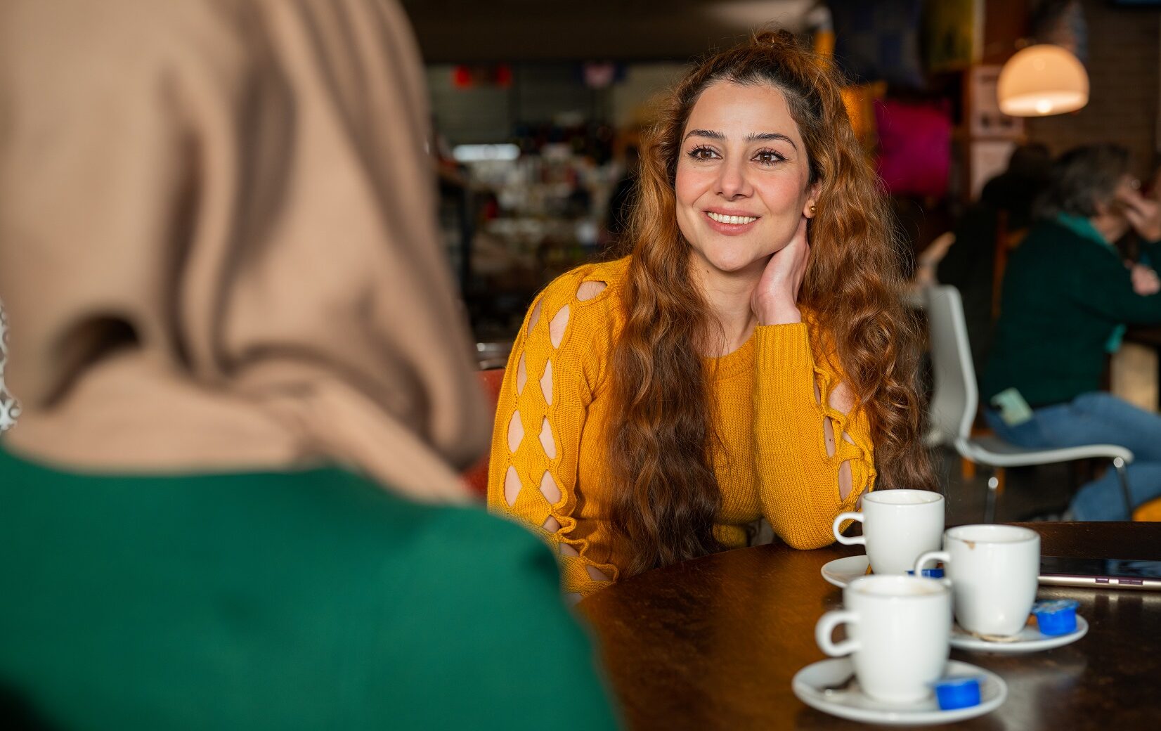 Vrouw met hulpverlener Ontmoeting