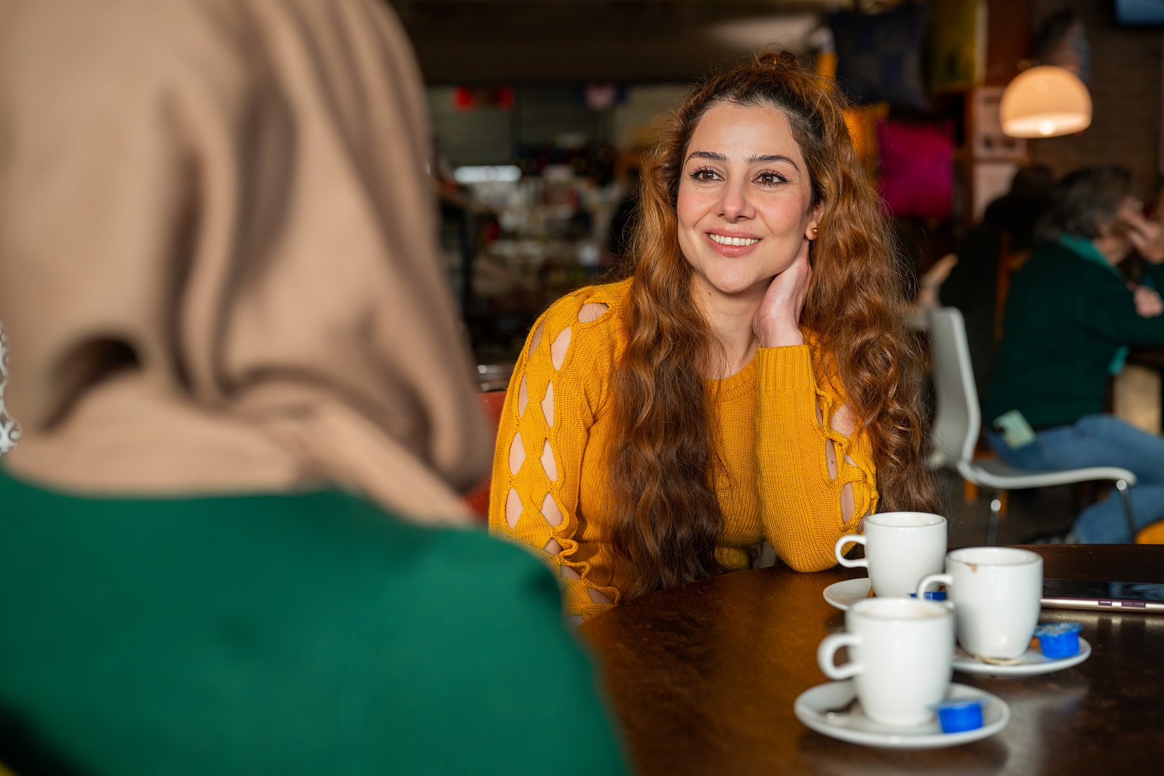 Vrouw met hulpverlener Ontmoeting